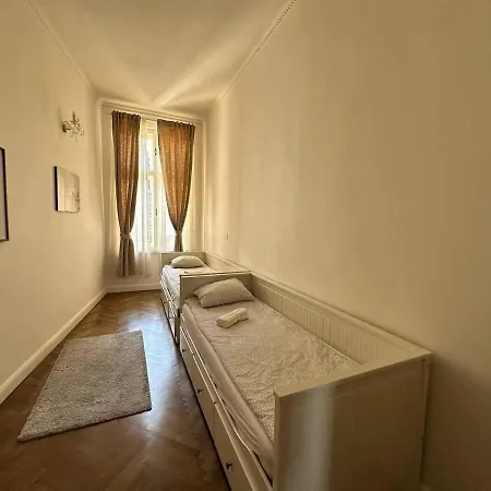 Апартаменты Luxury Flat In Wenceslas Square